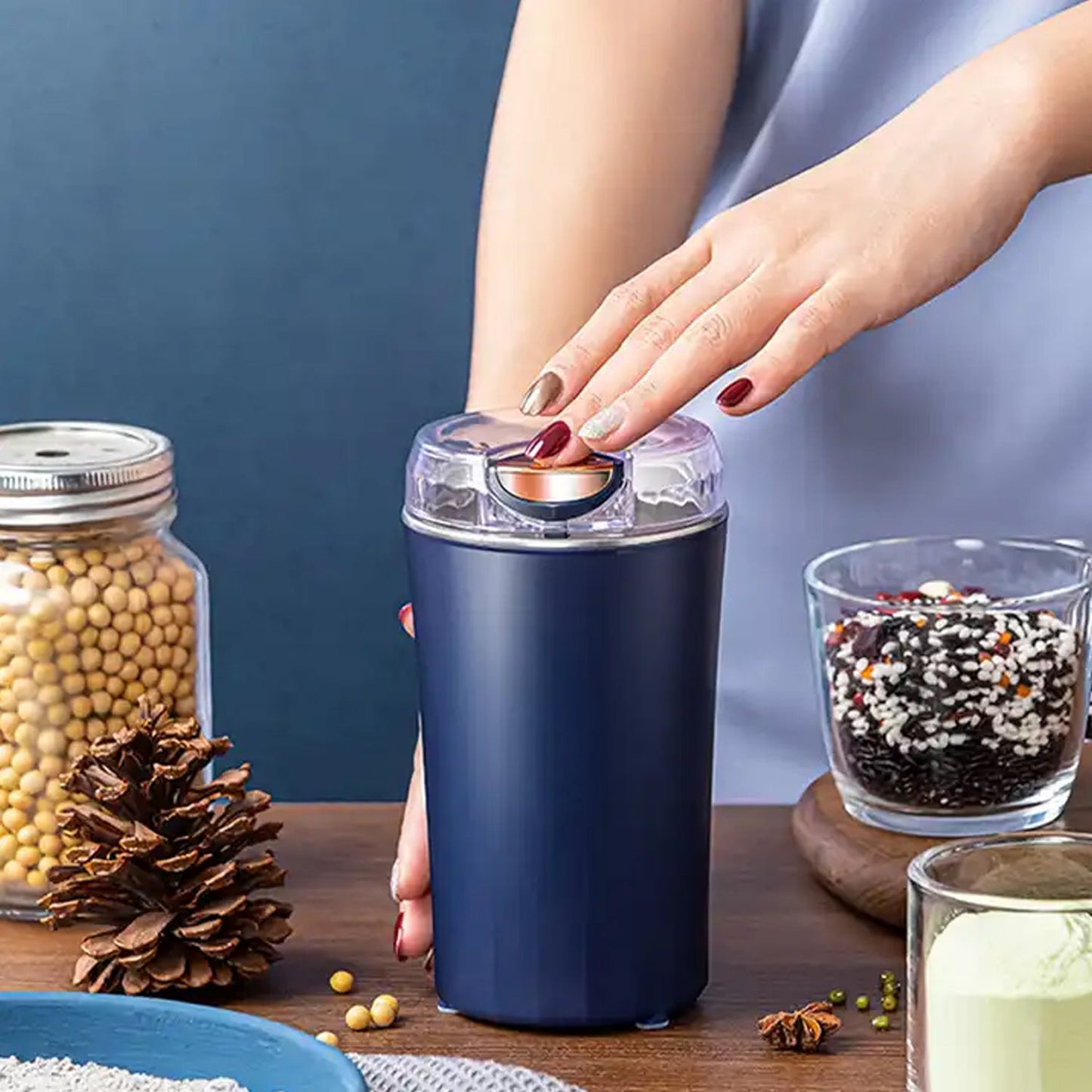 Portable 4-blade Mini Grinder Blender For Home Office
