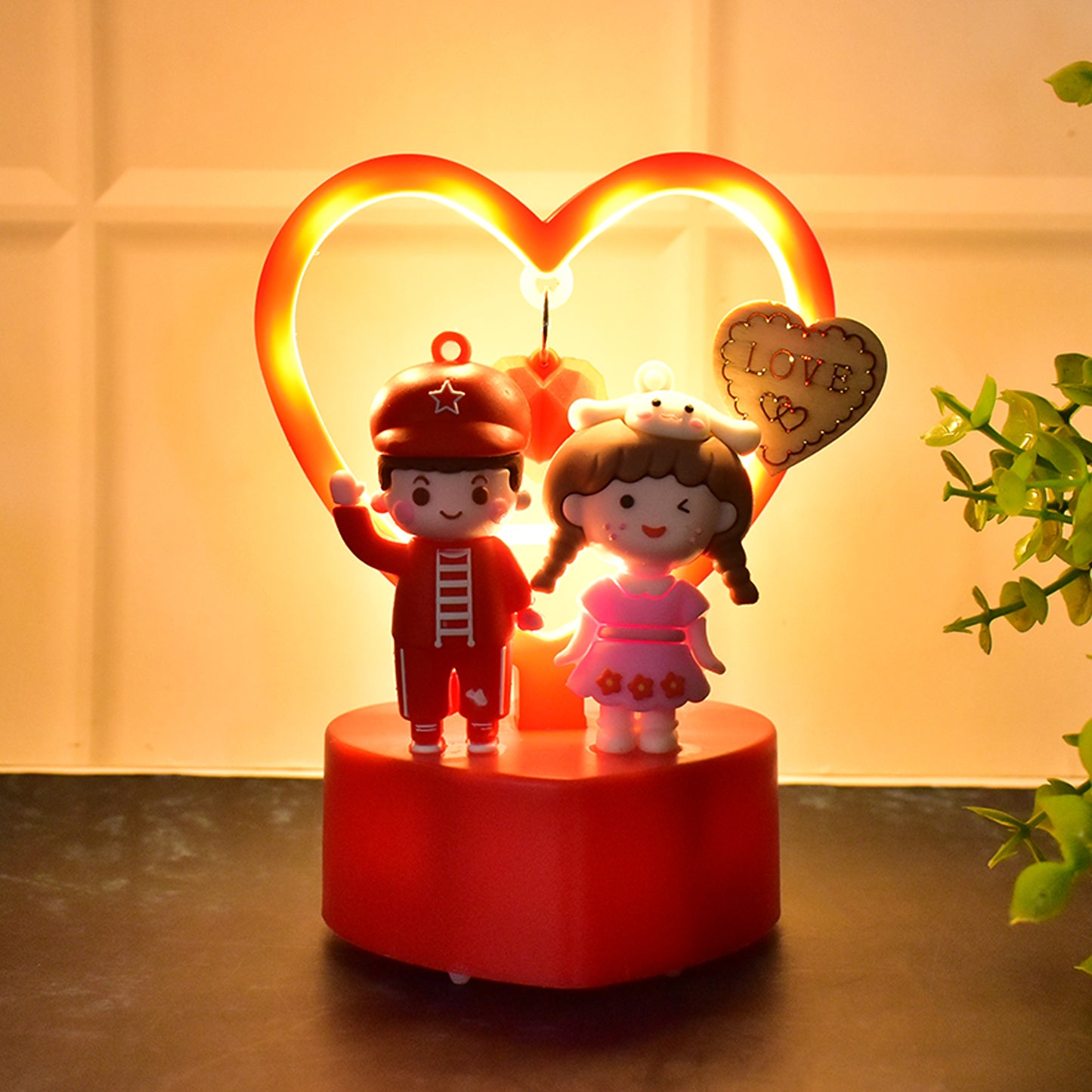 Cute Romantic Couple Love Showpiece With Heart Frame (1 Pc)